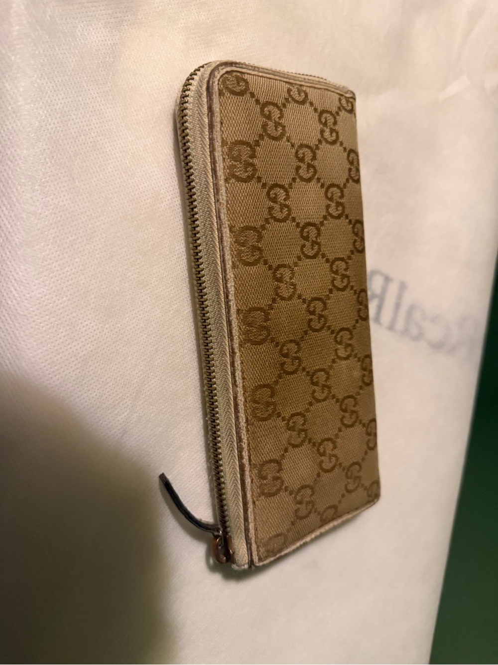 Gucci Tan Monogram Canvas - Picture 5 of 9